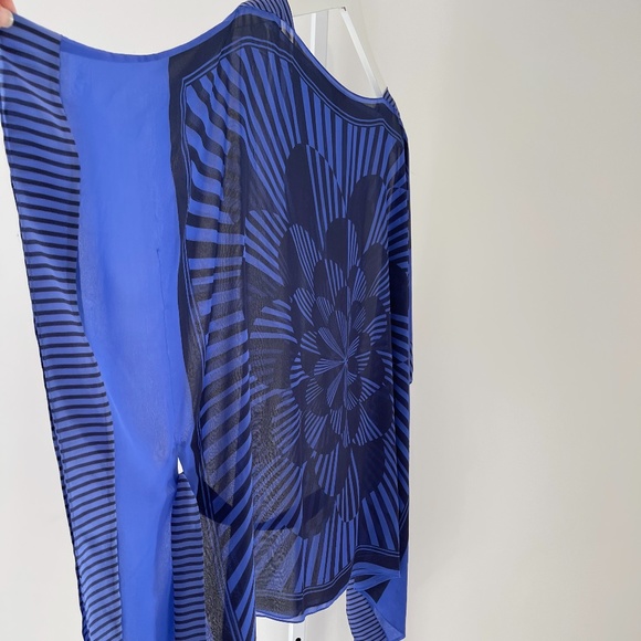 BCBG BLUE BLACK BELTED PONCHO TOP SIZE XS NWOTS! - Picture 7 of 16